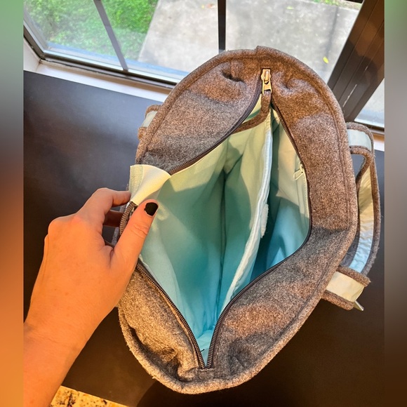 OGIO Hamptons Tote in light grey felt - Picture 8 of 14